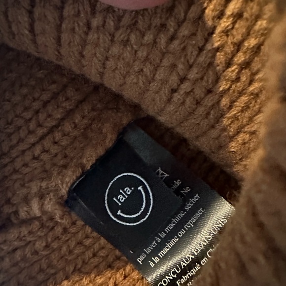 SOLD OUT dressed in lala beanie - Picture 3 of 3